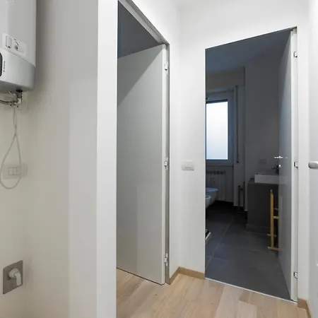 Guesthost - Milano Cosy Apt With Balcony!-3